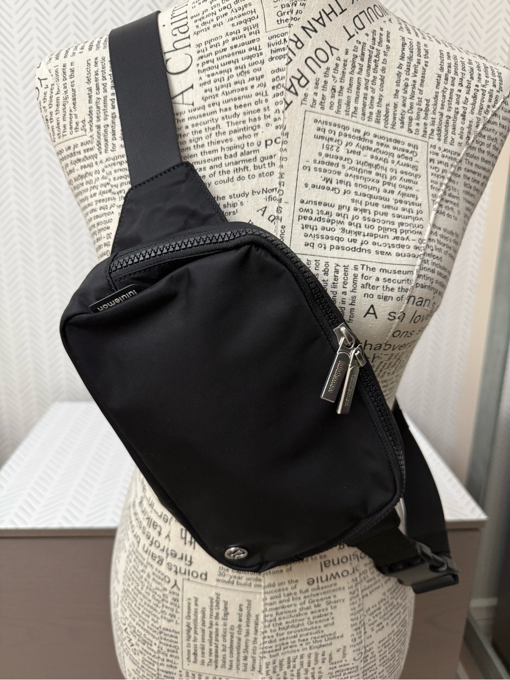 Lululemon Everywhere Belt Bag Large 2L Black Perfect Travel Fanny Pack Bum Bag